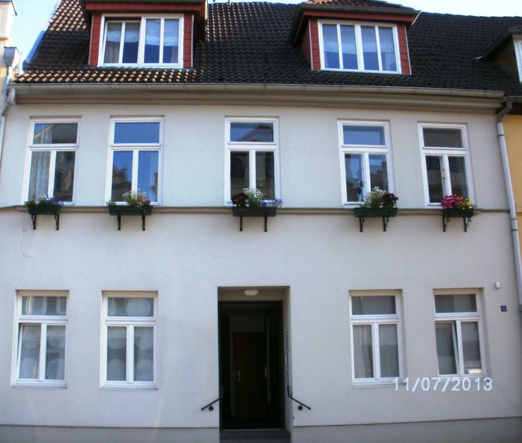 Korner 1 Mit Terrasse & Parkplatz - Abc27 By Abcwismar Appartamento Esterno foto